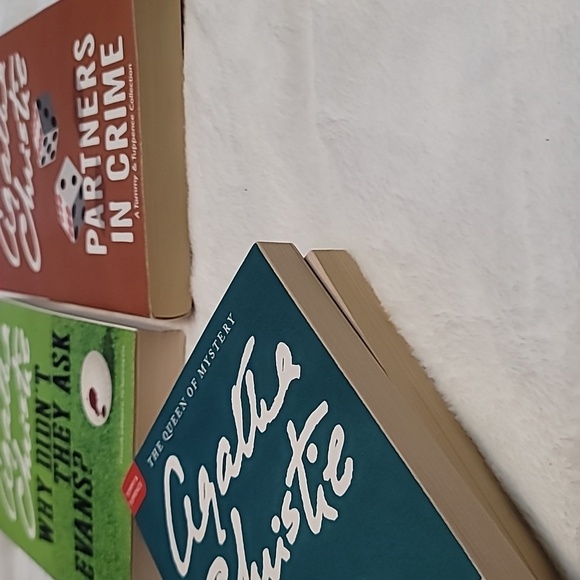 Lot of 12 Agatha Christie Mystery Novels (Paperback Editions) - Picture 5 of 15